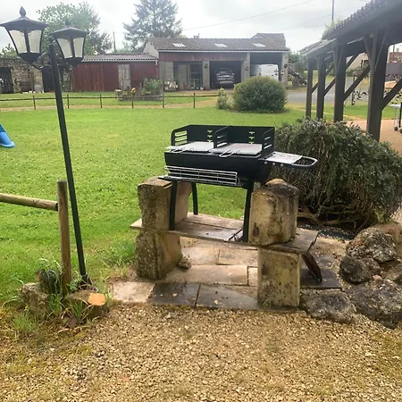 De Charme Avec Terrasse Et Activites Familiales A Payre, Pres De Fontenay-le-comte - Fr-1-426-170 Payre-sur-Vendee